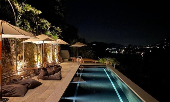 Torno Villa | Facing the shores of Lake Como in the heart of Torno