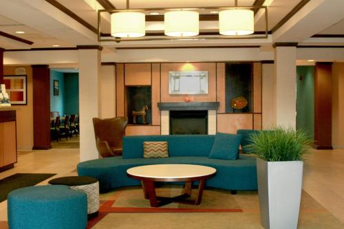 White Hall Hotel | Fairfield Inn & Suites by Marriott Fairmont