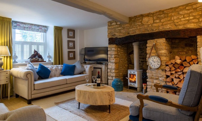 Longborough Cottage | Fairview Cottage, Longborough - sleeps 8 guests in 4 bedrooms