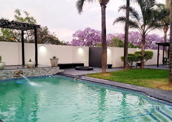 Muckleneuk Villa | Falcon's Nest