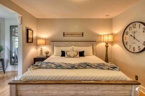 Jay House | Fall Foilage in the Adirondack High Peaks!