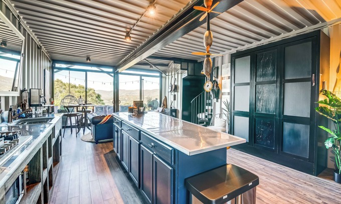 Fallbrook Cottage | Fallbrook Airplane Home w/Fire Pit & Mtn Views!