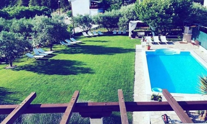 Peracko Blato Apartment | FAMILY APARTMENT MLADEN AT NATURE PARK CLOSE TO THE SEA