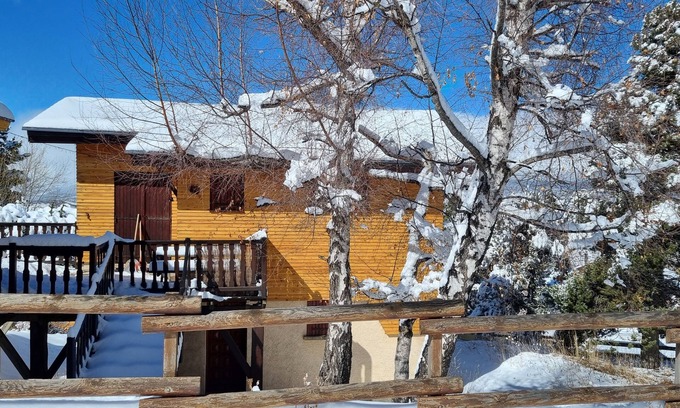 Eyne 2600 Ski Chalet | Family chalet, two identical levels close to the slopes. Ideal for two families.