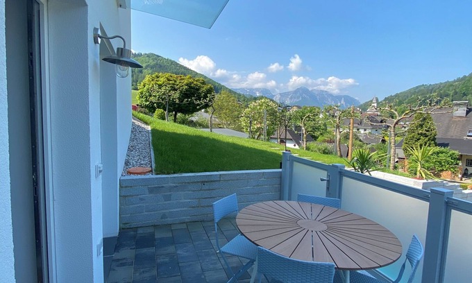 Altmuenster Apartment | Family-friendly - with terrace and mountain view!