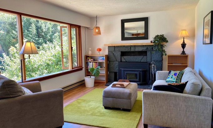 Sturdies Bay House | Family friendly home centrally located on Galiano Island