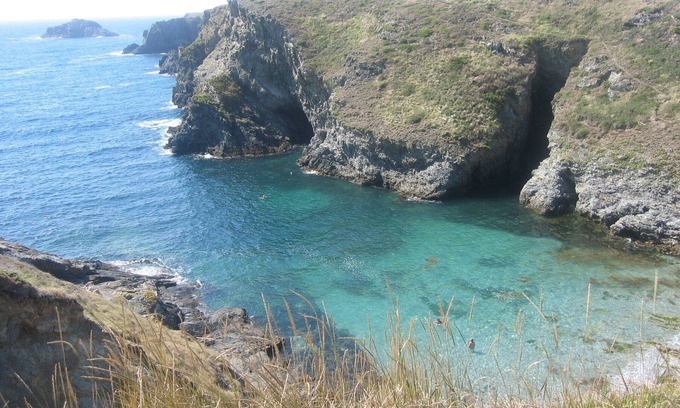 Bangor House | Family home, Belle-Ile-en-Mer, heated pool and spa/jacuzzi, 8/10 people