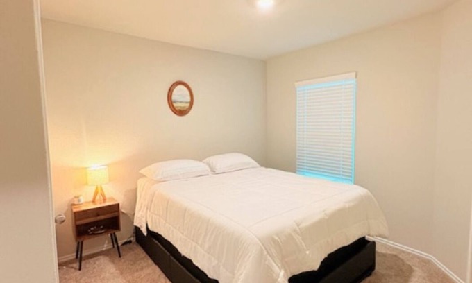 Southside House | Family Home in San Antonio, Texas | 3BR & FREE Parking!