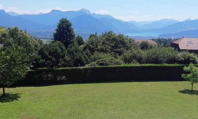 Pringy House | Family House with a view on Annecy Lake nad mountains
