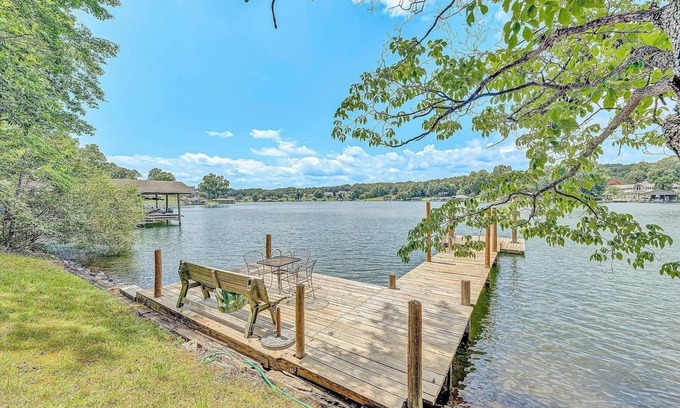 Westlake Corner House | Family Smith Mountain Lakefront Retreat - Private Dock 4BR house Pet Friendly