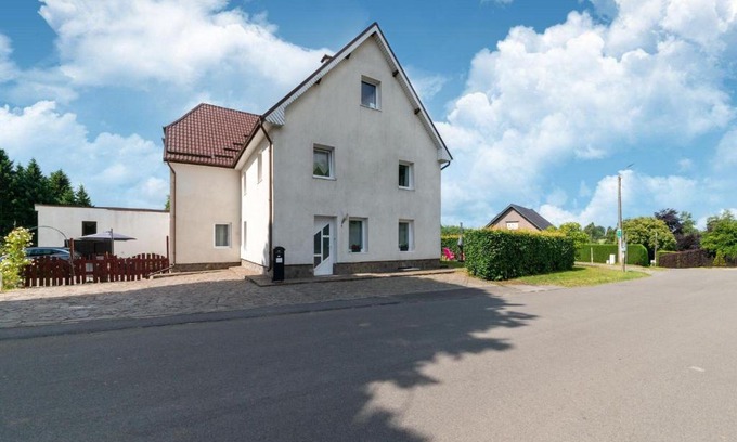 Elsenborn House | Family Villa Near Lake