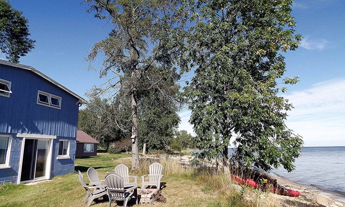 Ingalls House | Fantastic 4-bdrm Lake House in Cedar River