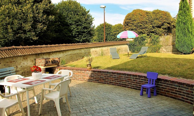 Merry-la-Vallee Cottage | Fantastic Country Home (Guédelon, Chablis, Puisaye)