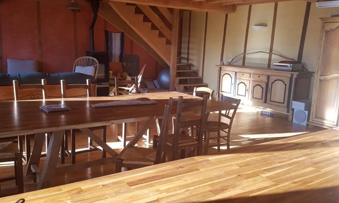 Saint-Gervais-sous-Meymont House | Farmhouse vacation home for 10 people