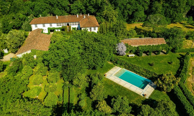 Guimaraes Other | Farm house with private swimming pool and gardens