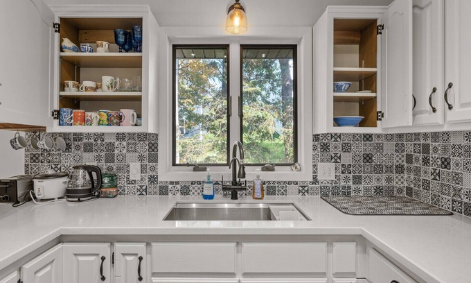 Rogers Other | FarmHouse and Cabin like SetUp on 15+Acres.Dogs OK.Great for Groups and Couples.