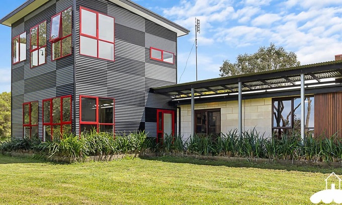 Waratah Bay House | Farmhouse At The Gap