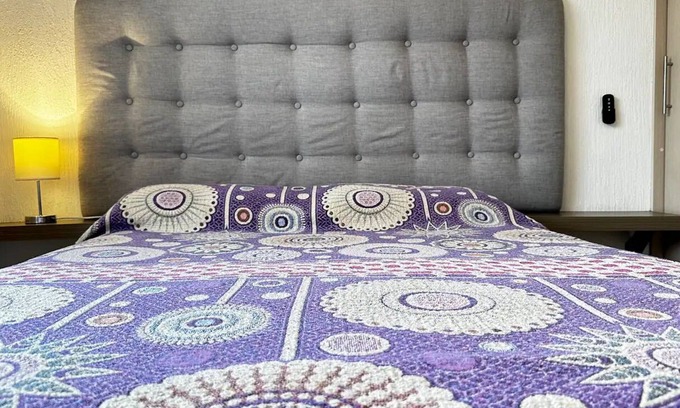 Guadalajara Apartment | Fast WiFi★Wash/Dry★ComfyBed★Free Parking★24-7Securityn