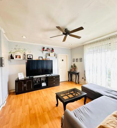 Polomolok House | Feel at Home Polomolok WiFi 300mbps Netflix 75in TV