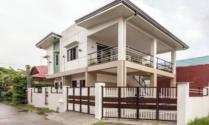 Malolos City House | Feel d' breeze, Excellent Privacy Secured-Spacious