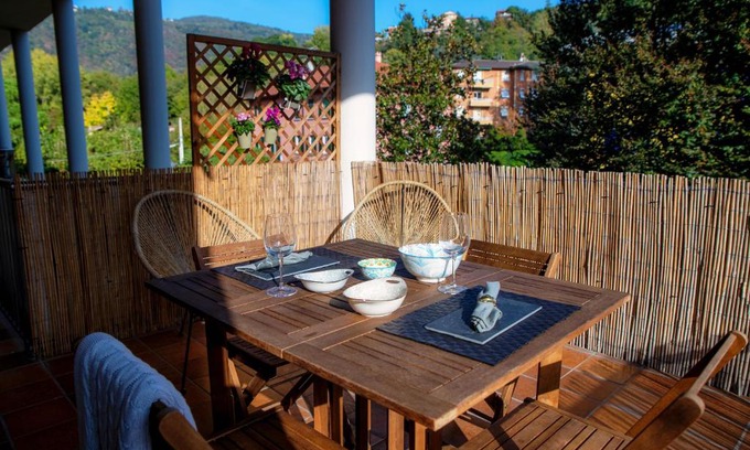 Como Apartment | Feel @ Home Como - by MyHomeInComo