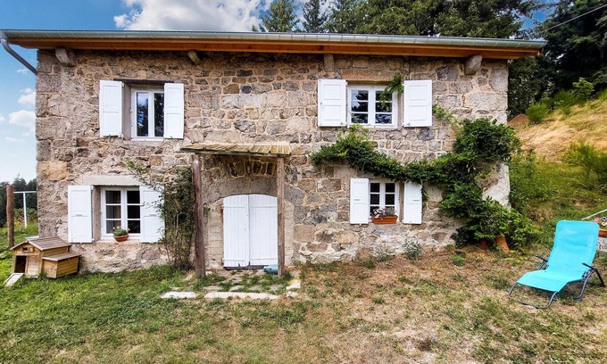Saint-Regis-du-Coin House | Feel the tranquility in this Loire house at the entrance to the Regional Natural Park Pilat.