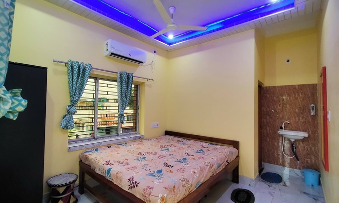 Bolpur House | Feels like Your own house. Relaxes in the private verandah with birds singing