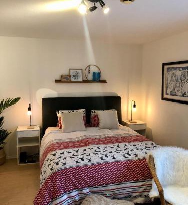 Steffisburg House | Ferienhaus Zulg-Doppelzimmer mit Gartenblick