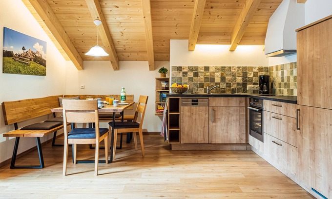 Oberschonau Apartment | Ferienwohnung für 2-4 Personen, 82 qm, 2 Schlafzimmer, Bad mit Dusche/wc, Balkon