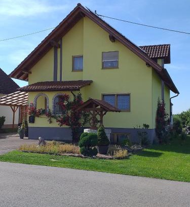 Buchlberg Apartment | Ferienwohnung 'am Bienwald'