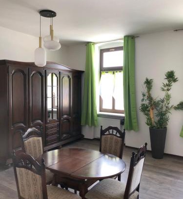 Oelsnitz Apartment | Ferienwohnung am Markt