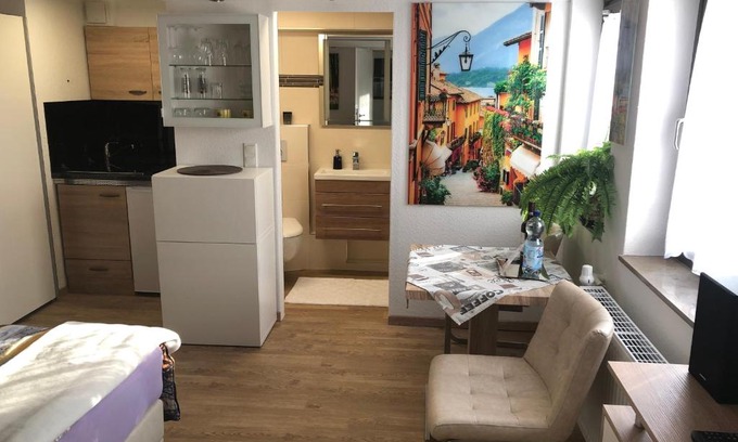 Monchevahlberg Apartment | Ferienwohnung Apartment Dettum mit eigenem Bad, Kochnische und Wintergarten