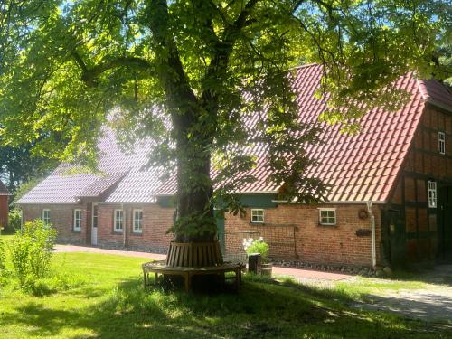 Schwanewede Apartment | Ferienwohnung mit Garten in Meyenburg - KEINE MONTEURE