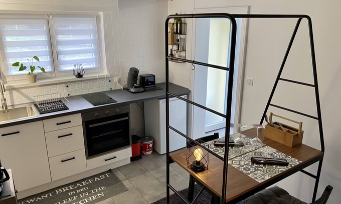 Ingwiller Apartment | Ferienwohnung mit Garten Inkl. Frühstück im Elsass