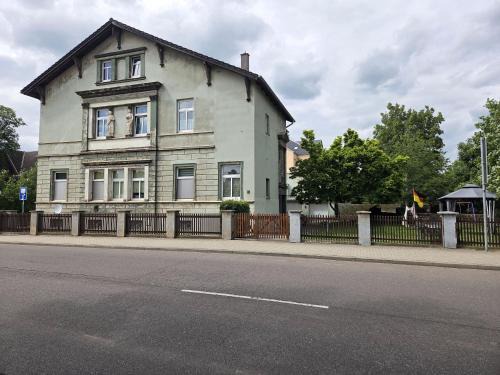 Zeitz Apartment | Ferienwohnung nahe Elsterwiese