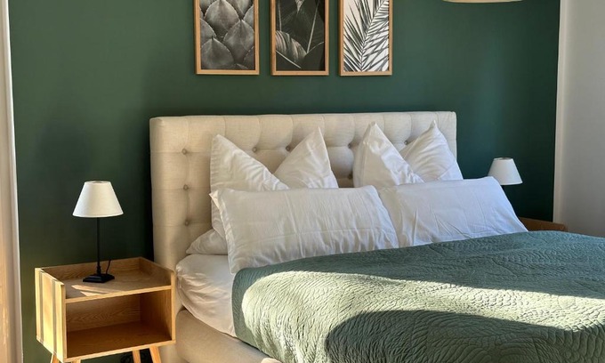 Erlangen Apartment | Ferienwohnung-Parkplatz-Balkon-Küche-Aufzug-SmartTV-Waschtrockner