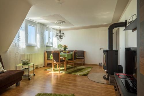 Lochbrucke Apartment | Ferienwohnung Schürer