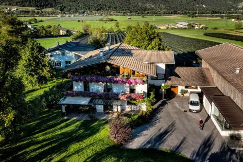 Inzing Apartment | Ferienwohnung Simlhof