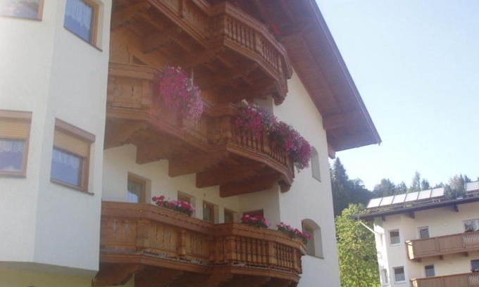 Auffach Apartment | Ferienwohnung Wohlfartstätter