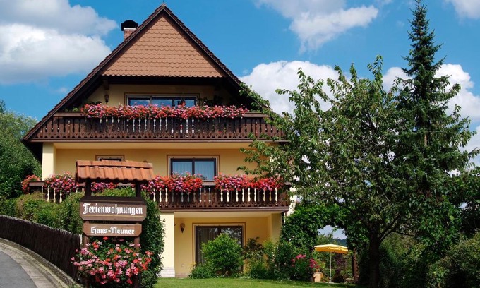 Plankenfels House | Ferienwohnungen Neuner