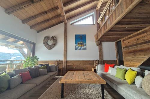 Les Gets Ski Chalet | Ferme Des Cornuts 15 Guests Hot Tub Ski Bus