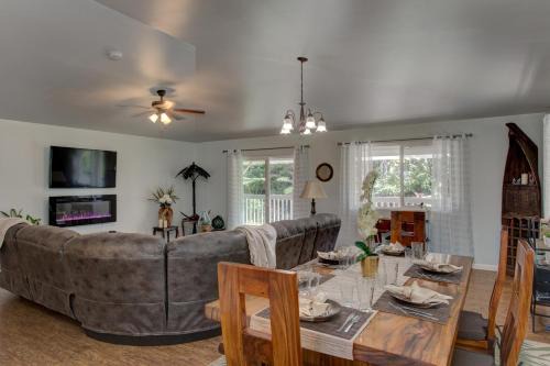 Royal Hawaiian Estates House | Ferns & Frogs Forest Hale home