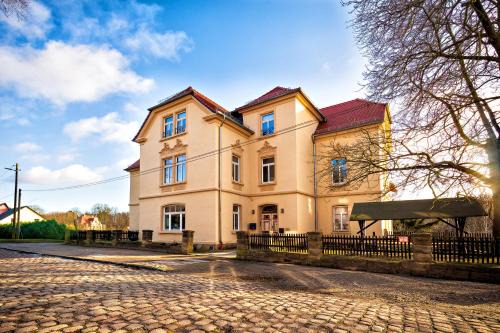 Droyßig Apartment | FeWo Droyßig Villa Edelgard