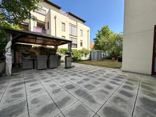 Taucha Apartment | FHV01 - Ferienwohnung 100m² 6 Personen Garten und Terrasse 2x WC