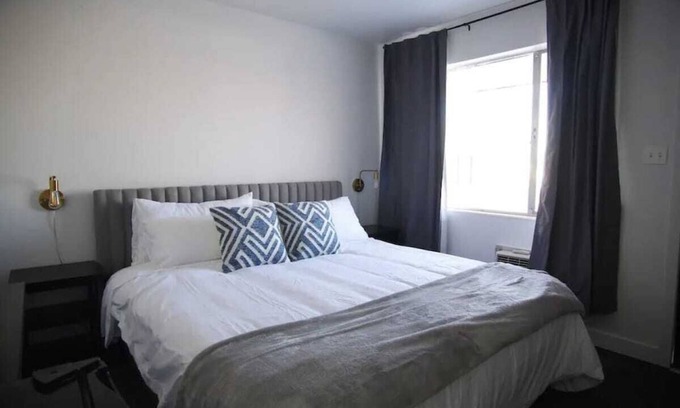 Fillmore Apartment | Fillmore Lodge: One King Room with Lowest Rates!