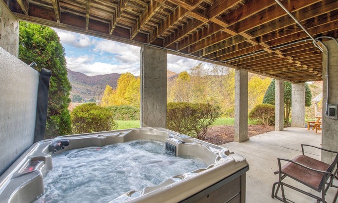 Maggie Valley Cabin | Firefly Ridge/Hot Tub/Views