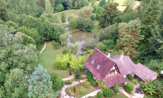 Payrac House | Fischerhaus – Half-timbered holiday home with pool, sauna & wheelchair access