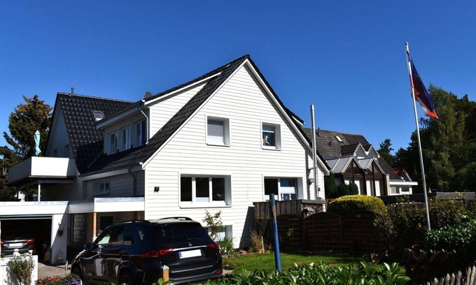 Timmendorfer Strand Apartment | Fischerhus vacation apartment deck 2