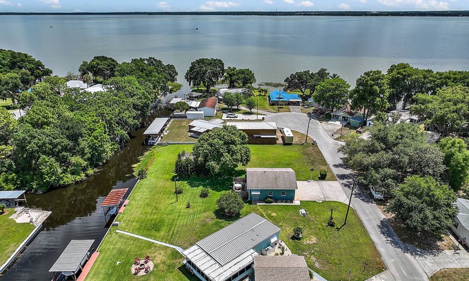 Plymouth House | Fisherman's paradise on Lake Eustis in Leesburg, FL