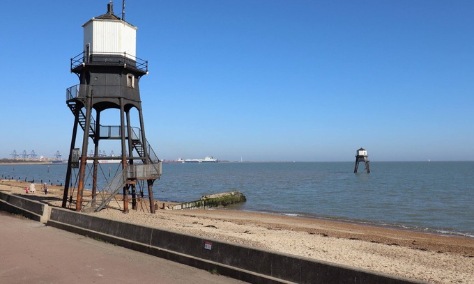 Dovercourt Cottage | Flat 19 By The Beach